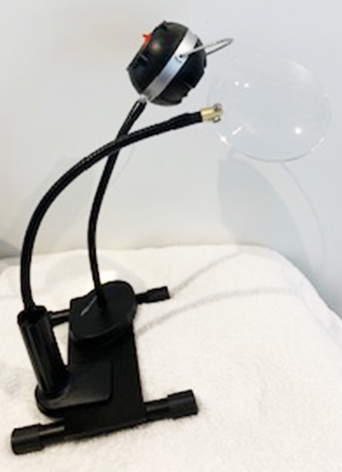 BUGEYE MAGNIFIER BUNDLE LAMP AND LENS WITH ARMS AND CLAMP